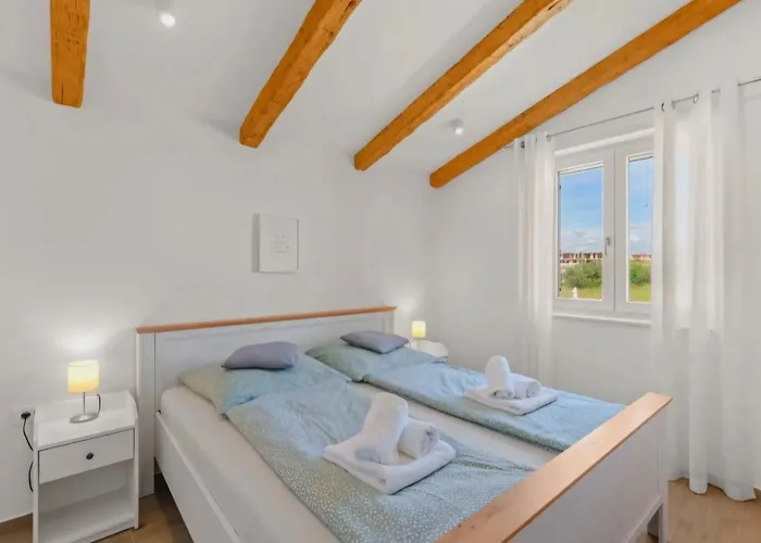 Be Happy * Kaštelir